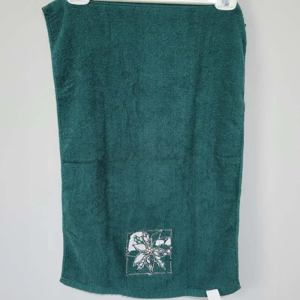 Vintage Christmas Towel Set Of 2 Bath Hand Green Poinsettia Embroidered Cotton